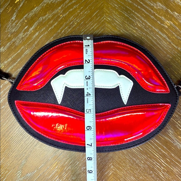 Mad Engine Vampire Red Lips & Fangs Crossbody Purse Bag Dracula Goth Punk - Picture 8 of 10